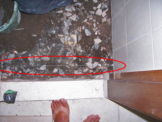  Cara  pasang  keramik  lantai kamar mandi dengan posisi diagonal 